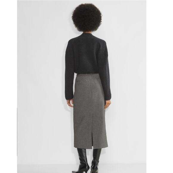 NWOT Babaton Women Heather Charcoal Atticus Merino Wool V-Neck Sweater Sz Small - Picture 2 of 11